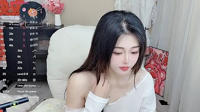 Snapshot of CeeKie chatting on March 2026 04:07:02 AM CeeKie online show from March 2026 04:07:02 AM