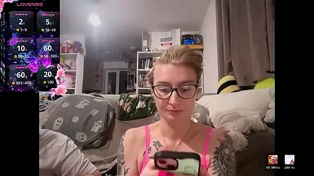 harleyblair online show from April 2026 10:08:02 PM