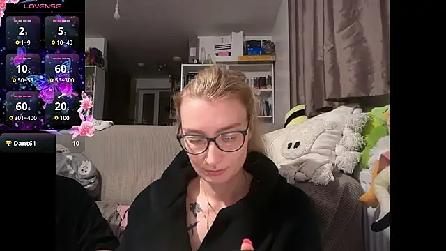 harleyblair online show from April 2026 10:14:02 PM