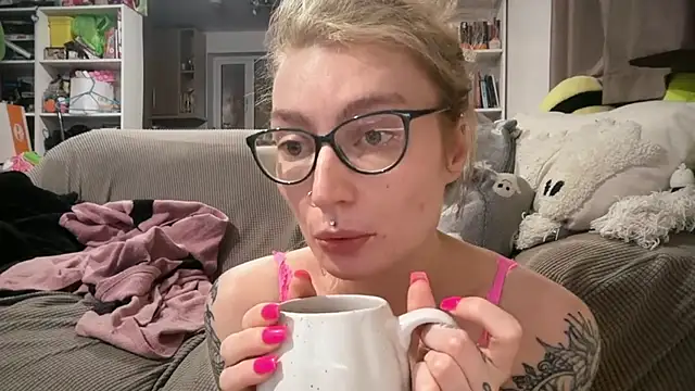 harleyblair online show from May 2026 08:03:02 PM