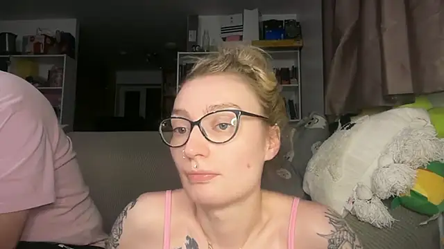 harleyblair online show from May 2026 10:05:02 PM