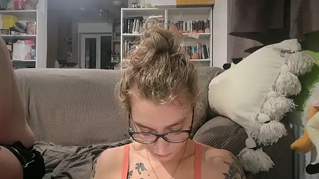 harleyblair online show from June 2026 10:20:01 PM