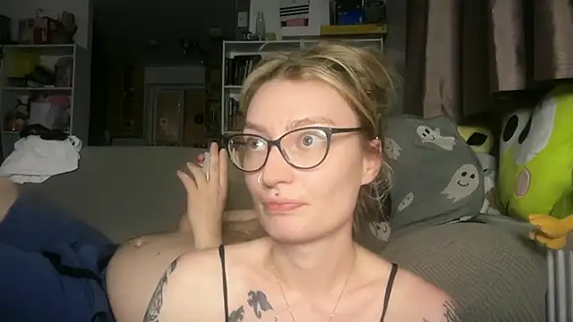 harleyblair online show from July 2026 10:03:01 PM