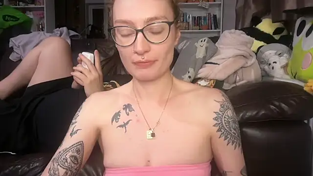 harleyblair online show from July 2026 10:05:02 PM