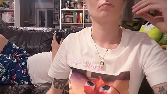 harleyblair online show from July 2026 10:09:02 PM