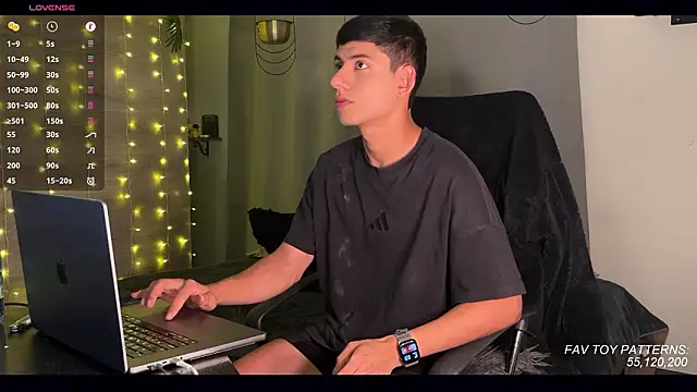 Snapshot of jim_dj chatting on March 2026 01:32:02 AM jim dj online show from March 2026 01:32:02 AM