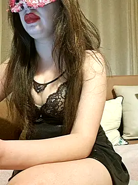 Snapshot of mayaarabian chatting on November 2025 06:40:01 PM mayaarabian online show from November 2025 06:40:01 PM