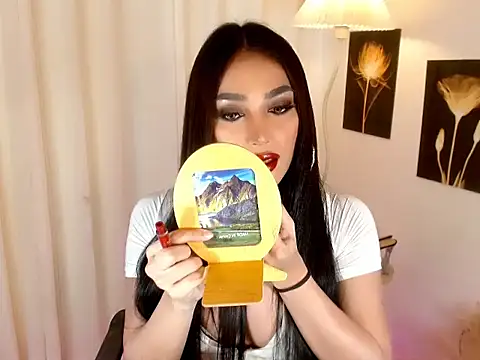 Snapshot of Brilliance_Goddess chatting on December 2025 06:50:01 AM Brilliance Goddess online show from December 2025 06:50:01 AM