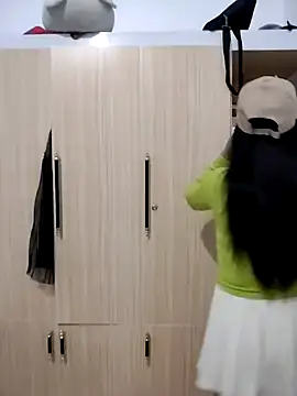 asian 2k online show from November 2025 08:35:01 AM