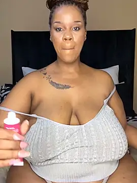 Snapshot of THICKBUNNYCHICKxxx chatting on April 2026 08:29:01 PM THICKBUNNYCHICKxxx online show from April 2026 08:29:01 PM