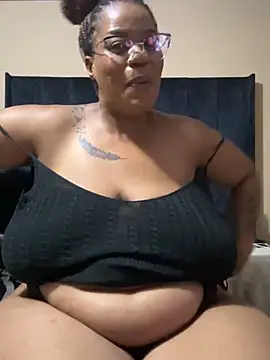 Snapshot of THICKBUNNYCHICKxxx chatting on April 2026 08:28:02 PM THICKBUNNYCHICKxxx online show from April 2026 08:28:02 PM