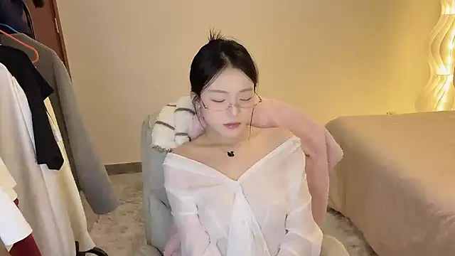 Robin-o3 online show from December 2025 04:38:01 PM