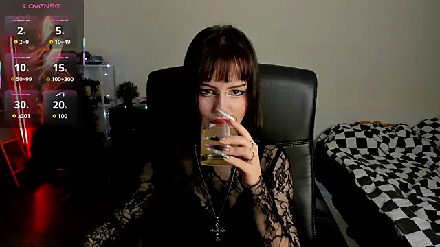 LiyaLuna online show from December 2025 01:07:01 PM