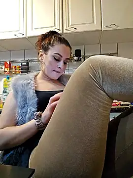 Snapshot of ShineBright88 chatting on January 2026 07:30:01 PM ShineBright88 online show from January 2026 07:30:01 PM