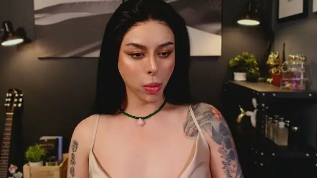 Snapshot of LUNACOCKSLAYER chatting on November 2025 05:32:02 AM LUNACOCKSLAYER online show from November 2025 05:32:02 AM