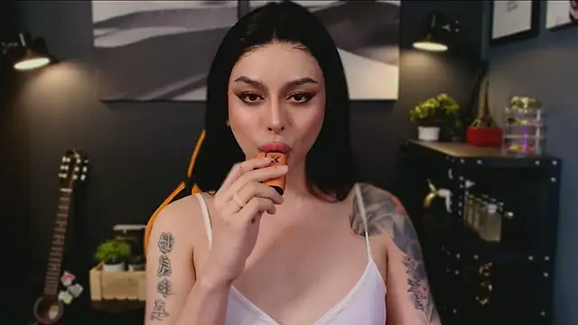 Snapshot of LUNACOCKSLAYER chatting on November 2025 03:38:02 AM LUNACOCKSLAYER online show from November 2025 03:38:02 AM