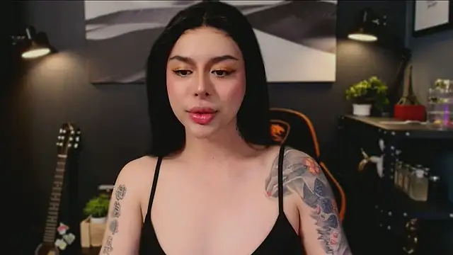 Snapshot of LUNACOCKSLAYER chatting on November 2025 02:27:01 PM LUNACOCKSLAYER online show from November 2025 02:27:01 PM