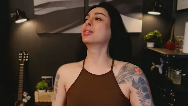 Snapshot of LUNACOCKSLAYER chatting on November 2025 12:04:01 PM LUNACOCKSLAYER online show from November 2025 12:04:01 PM