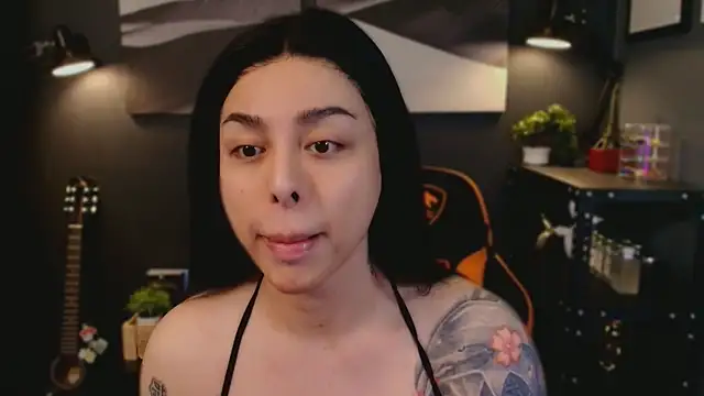 Snapshot of LUNACOCKSLAYER chatting on November 2025 11:42:01 AM LUNACOCKSLAYER online show from November 2025 11:42:01 AM