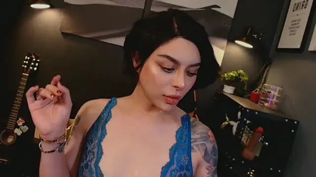 Snapshot of LUNACOCKSLAYER chatting on November 2025 11:54:01 AM LUNACOCKSLAYER online show from November 2025 11:54:01 AM