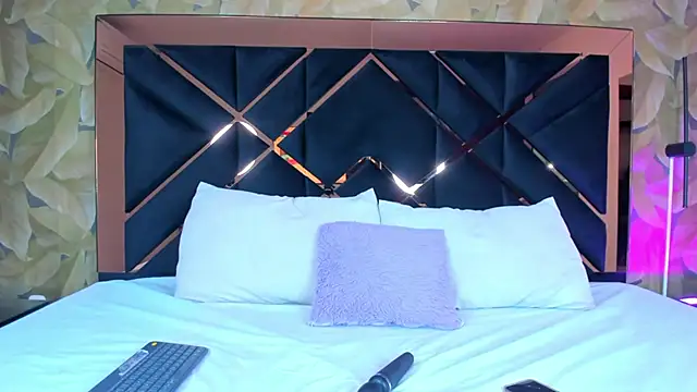 AliciaJerez1 online show from November 2025 04:44:02 AM