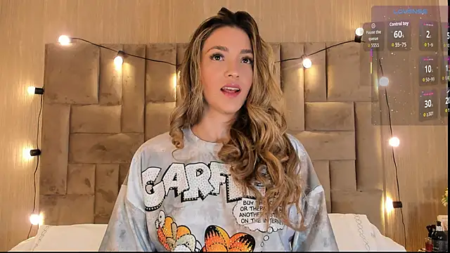 Snapshot of ClaradelMar chatting on November 2025 10:23:01 AM ClaradelMar online show from November 2025 10:23:01 AM