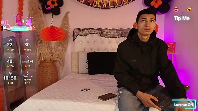 Snapshot of AmelieAndAce chatting on November 2025 12:51:02 PM AmelieAndAce online show from November 2025 12:51:02 PM