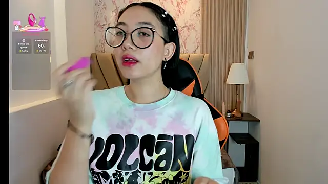 Snapshot of Yuna__Min chatting on September 2025 07:25:01 PM Yuna  Min online show from September 2025 07:25:01 PM