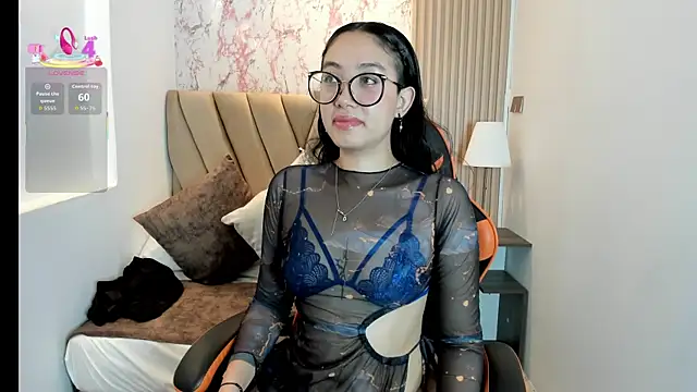 Snapshot of Yuna__Min chatting on September 2025 12:06:01 PM Yuna  Min online show from September 2025 12:06:01 PM