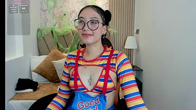 Snapshot of Yuna__Min chatting on October 2025 08:00:02 PM Yuna  Min online show from October 2025 08:00:02 PM