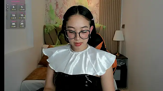 Snapshot of Yuna__Min chatting on October 2025 08:27:02 PM Yuna  Min online show from October 2025 08:27:02 PM