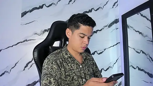 Snapshot of edy_play chatting on April 2026 06:58:01 AM edy play online show from April 2026 06:58:01 AM