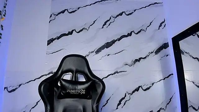 Snapshot of edy_play chatting on April 2026 05:38:01 AM edy play online show from April 2026 05:38:01 AM