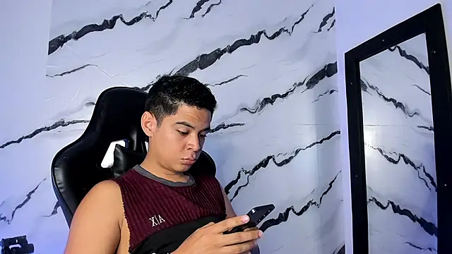 Snapshot of edy_play chatting on April 2026 05:49:01 AM edy play online show from April 2026 05:49:01 AM