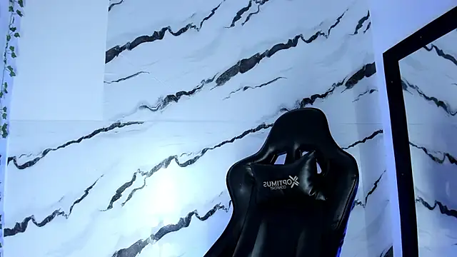 Snapshot of edy_play chatting on April 2026 07:01:01 AM edy play online show from April 2026 07:01:01 AM