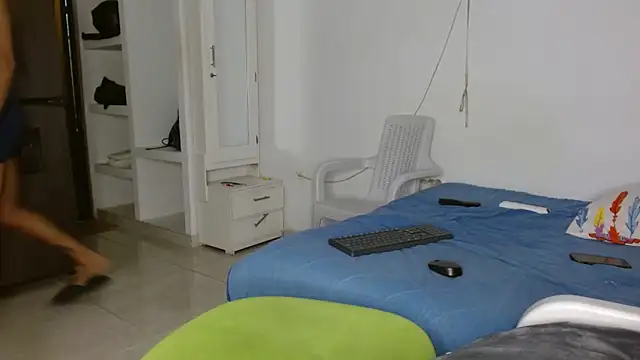 parislnxx online show from October 2025 03:43:01 PM