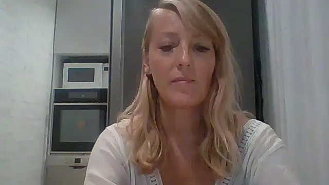 Snapshot of Vexxaa chatting on October 2025 04:16:01 PM Vexxaa online show from October 2025 04:16:01 PM