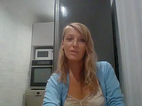 Snapshot of Vexxaa chatting on October 2025 05:22:02 PM Vexxaa online show from October 2025 05:22:02 PM