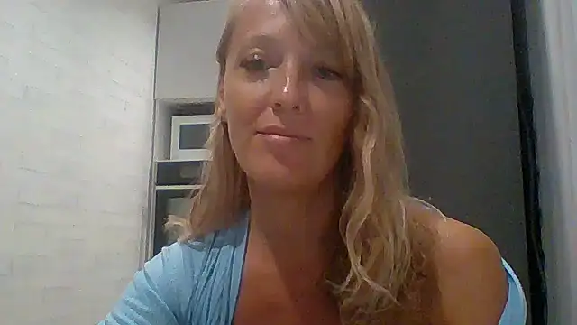 Snapshot of Vexxaa chatting on October 2025 04:59:02 PM Vexxaa online show from October 2025 04:59:02 PM