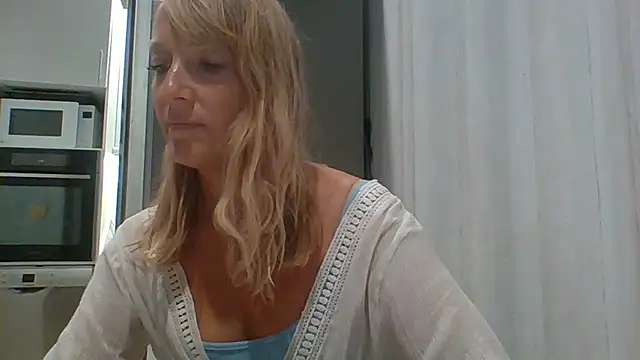 Snapshot of Vexxaa chatting on October 2025 06:28:02 PM Vexxaa online show from October 2025 06:28:02 PM