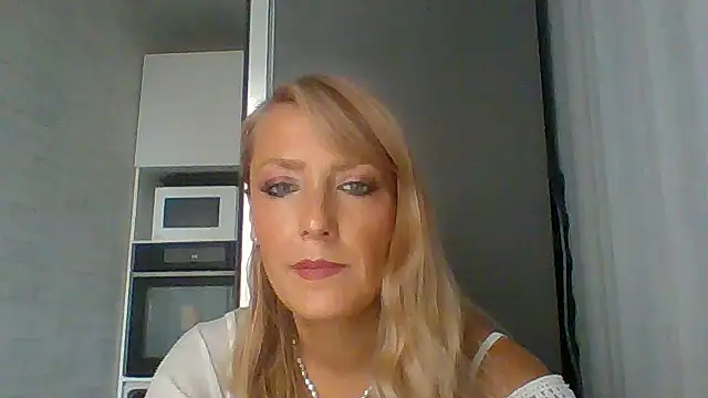 Snapshot of Vexxaa chatting on October 2025 01:01:01 PM Vexxaa online show from October 2025 01:01:01 PM