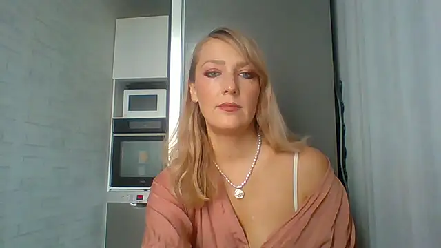 Snapshot of Vexxaa chatting on November 2025 11:09:02 AM Vexxaa online show from November 2025 11:09:02 AM