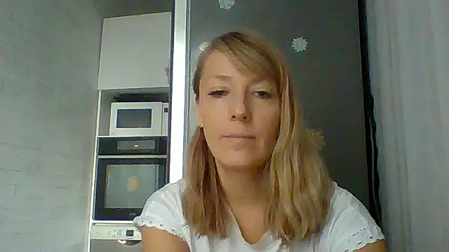 Snapshot of Vexxaa chatting on December 2025 12:43:01 PM Vexxaa online show from December 2025 12:43:01 PM