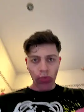 Snapshot of AmMadness chatting on December 2025 10:43:01 AM AmMadness online show from December 2025 10:43:01 AM