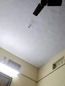 yelmaji91 online show from November 2025 03:09:02 AM