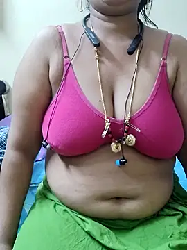 yelmaji91 online show from December 2025 05:29:02 PM