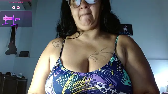 Snapshot of 18and45couple chatting on March 2026 04:18:02 AM 18and45couple online show from March 2026 04:18:02 AM