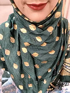 Snapshot of Indian-Aleena chatting on April 2026 06:14:01 AM Indian-Aleena online show from April 2026 06:14:01 AM