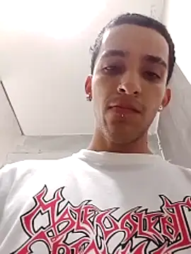 Snapshot of Khalifaxxx chatting on April 2026 06:44:02 PM Khalifaxxx online show from April 2026 06:44:02 PM