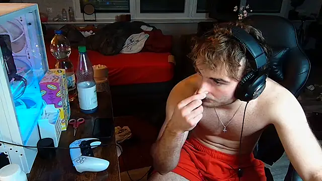 Snapshot of Rudi2007Eye chatting on September 2025 07:08:01 PM Rudi2007Eye online show from September 2025 07:08:01 PM